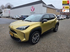 Toyota Yaris Cross - 1.5 Hybrid Executive | Navigatie | 18"LM-velgen | 2-Tone Lakkleur | Halflederen bekleding