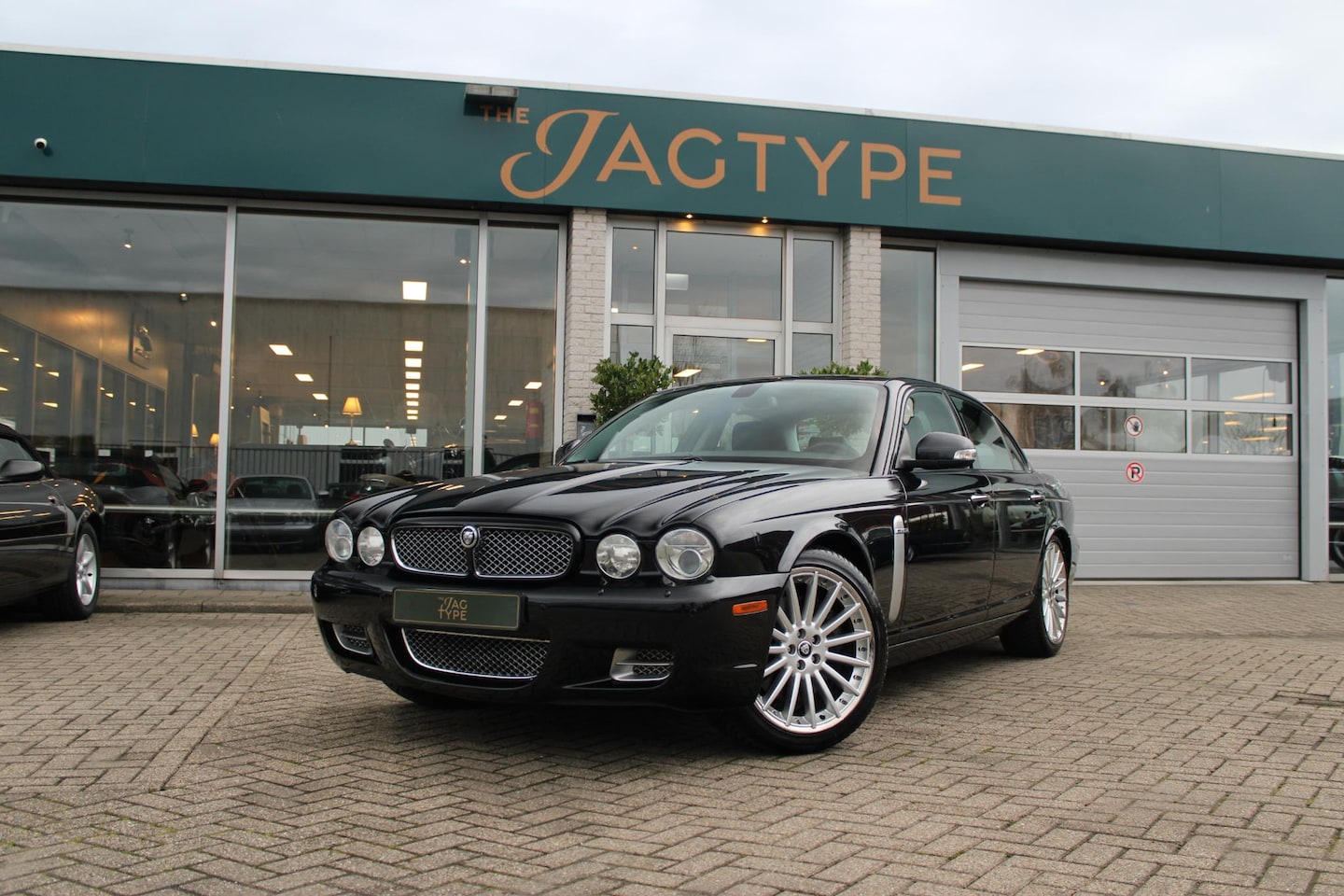 Jaguar XJR - 4.2 V8 S/C 4.2 V8 S/C - AutoWereld.nl