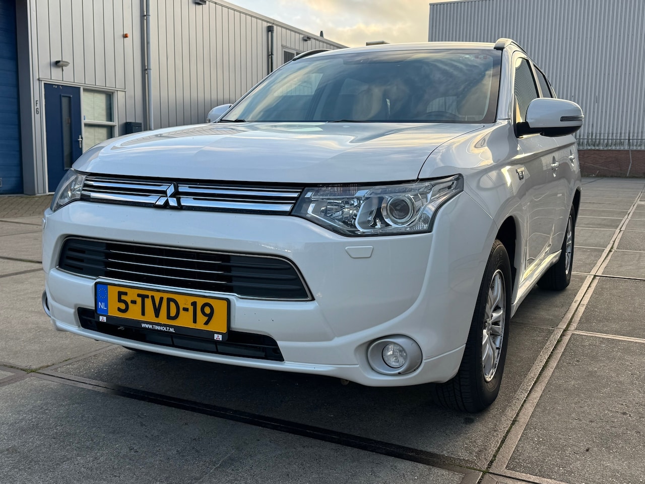 Mitsubishi Outlander - 2.0 PHEV instyle 2.0 PHEV Instyle - AutoWereld.nl