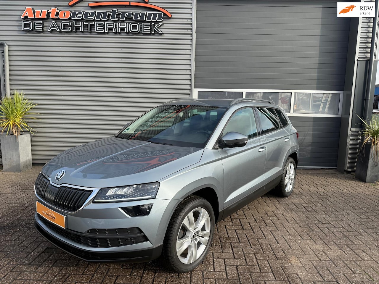 Skoda Karoq - 1.5 TSI ACT Ambition Automaat / Keyless / Navi!! - AutoWereld.nl