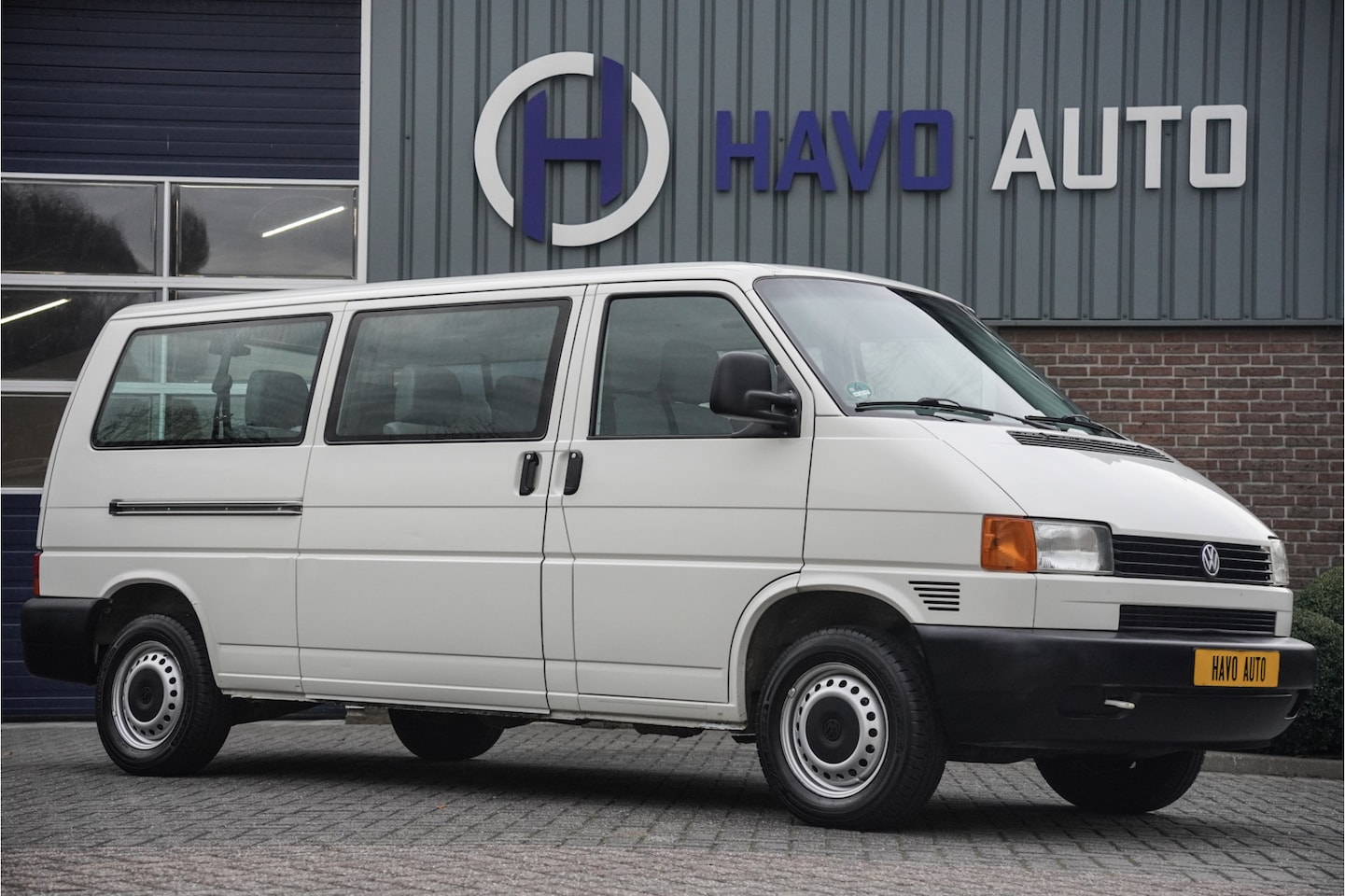 Volkswagen Transporter Kombi - 2.0 Benzine, 9-PERSOONS, TOPSTAAT - AutoWereld.nl