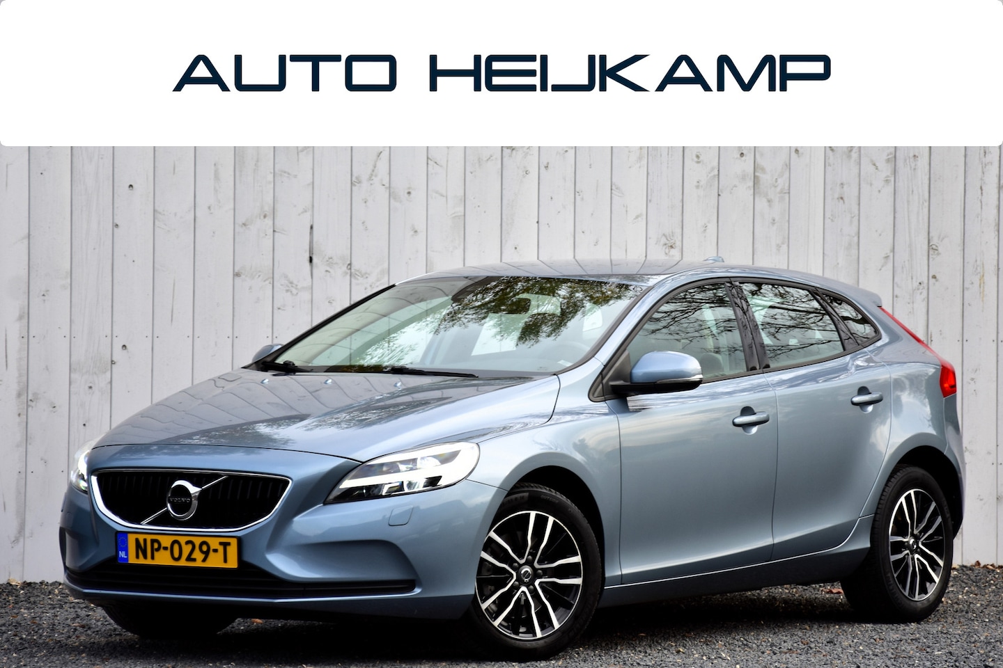 Volvo V40 - 2.0 T2 Momentum | Led | NL-Auto | Dealeronderhouden | - AutoWereld.nl