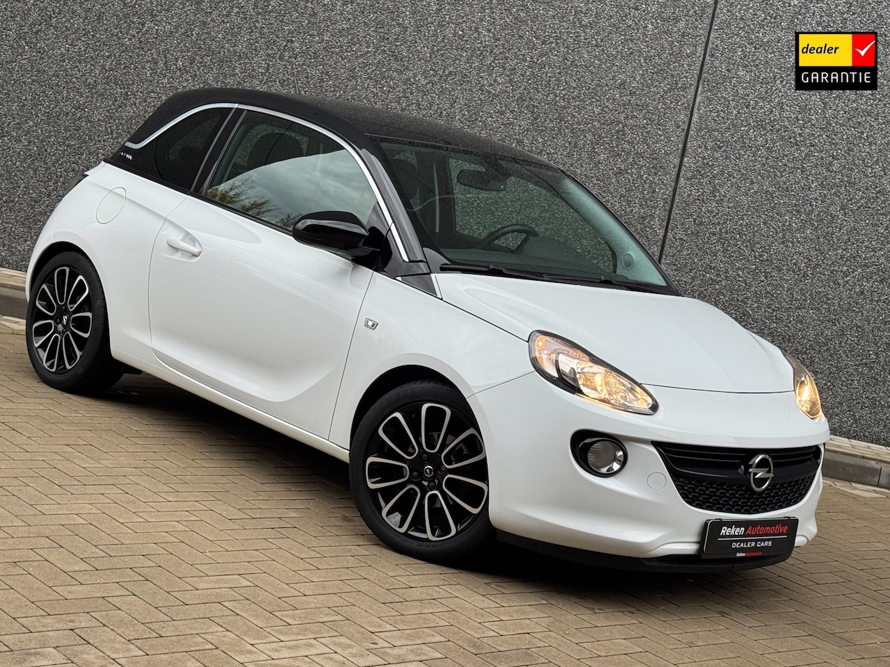 Opel ADAM - 1.4 Rocks Navigatie Leder Carplay Cruise Airco - AutoWereld.nl