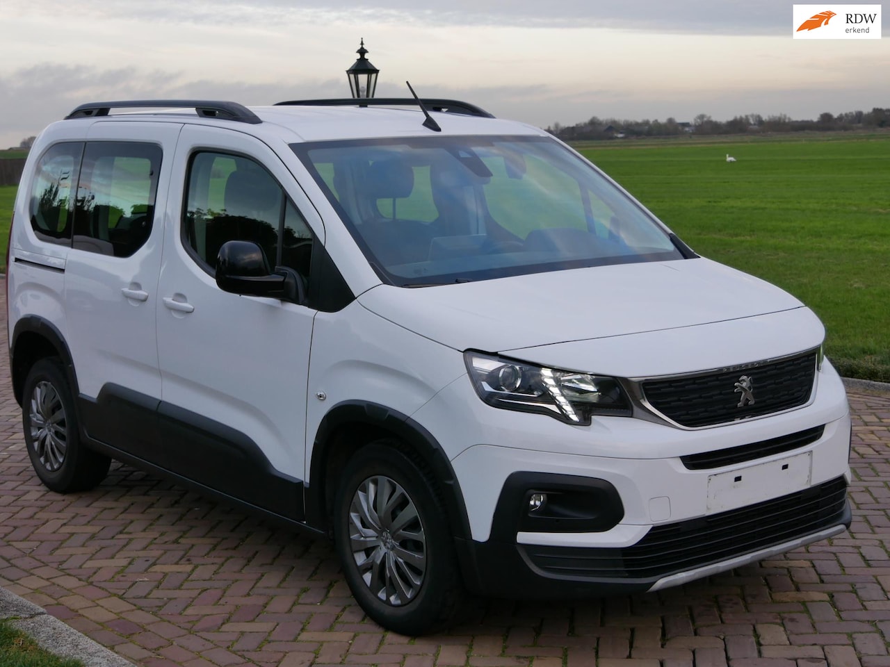 Peugeot Rifter - ALLURE 1.5 HDi 96kW AC 2XDOOR ** 11599 NETTO ** - AutoWereld.nl