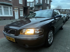 Volvo S60 - 2.4 AUTOMAAT 1e Eig Zeer Nette Auto met Vol Onderhoud Historie