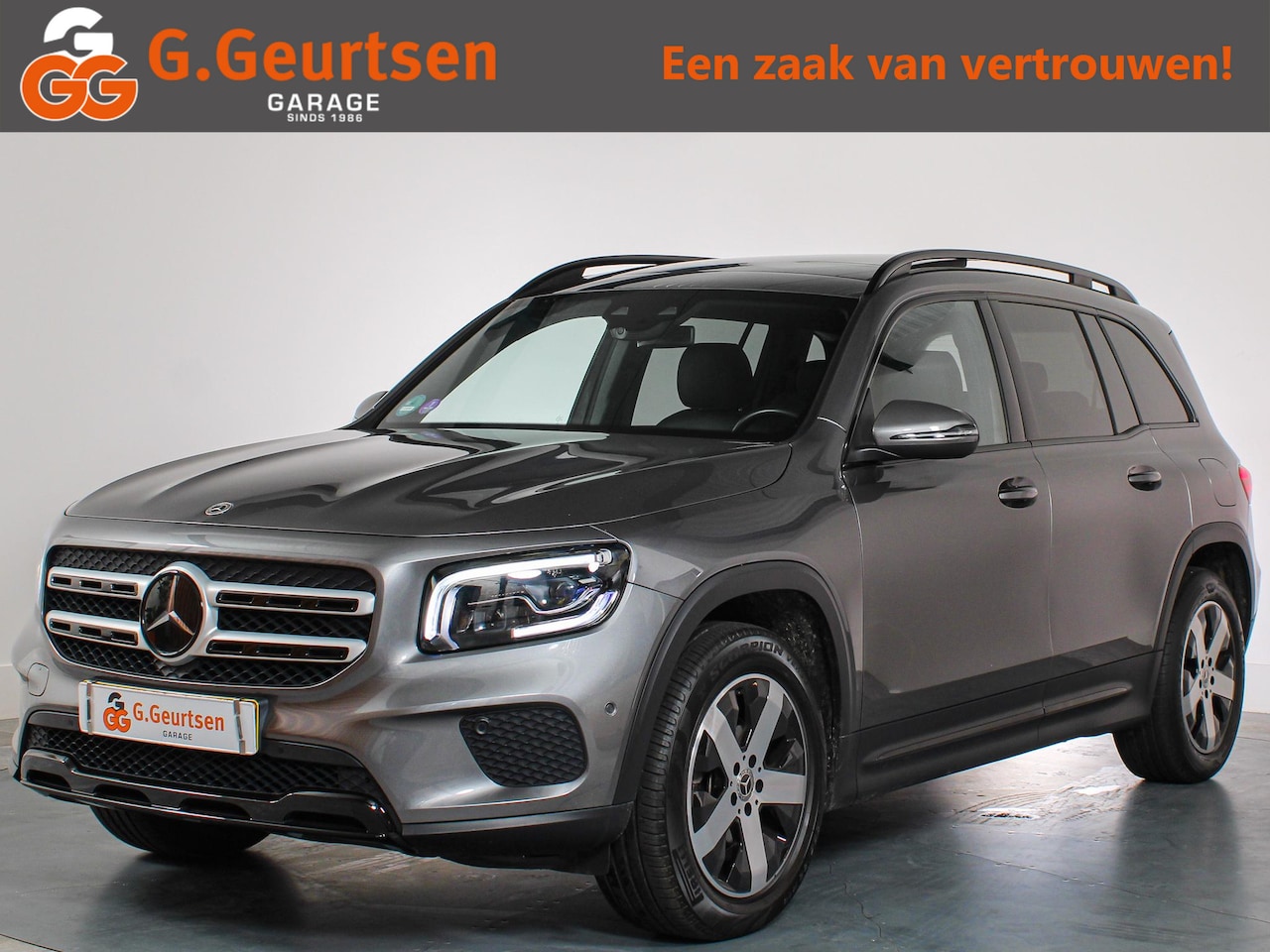 Mercedes-Benz GLB - 180 Luxury 7-Persoons, Panoramadak, Leder, Sfeerverlichting, Trekhaak, Apple Carplay/Andro - AutoWereld.nl