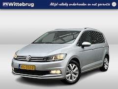 Volkswagen Touran - 1.4 TSI Highline / Navigatie / Camera / Parkeersensoren V+A / Zwenkbare trekhaak / Climate