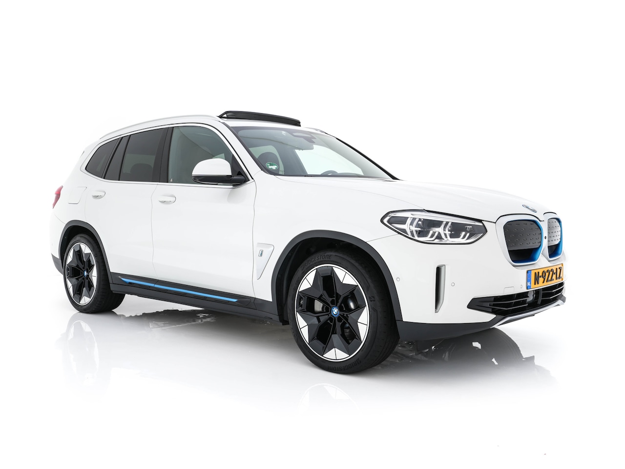 BMW iX3 - High Executive 80 kWh {SOH-100%} [ 3-Fase ] (INCL.BTW) Aut. *PANO | HEAD-UP | LUXURY-LEATH - AutoWereld.nl