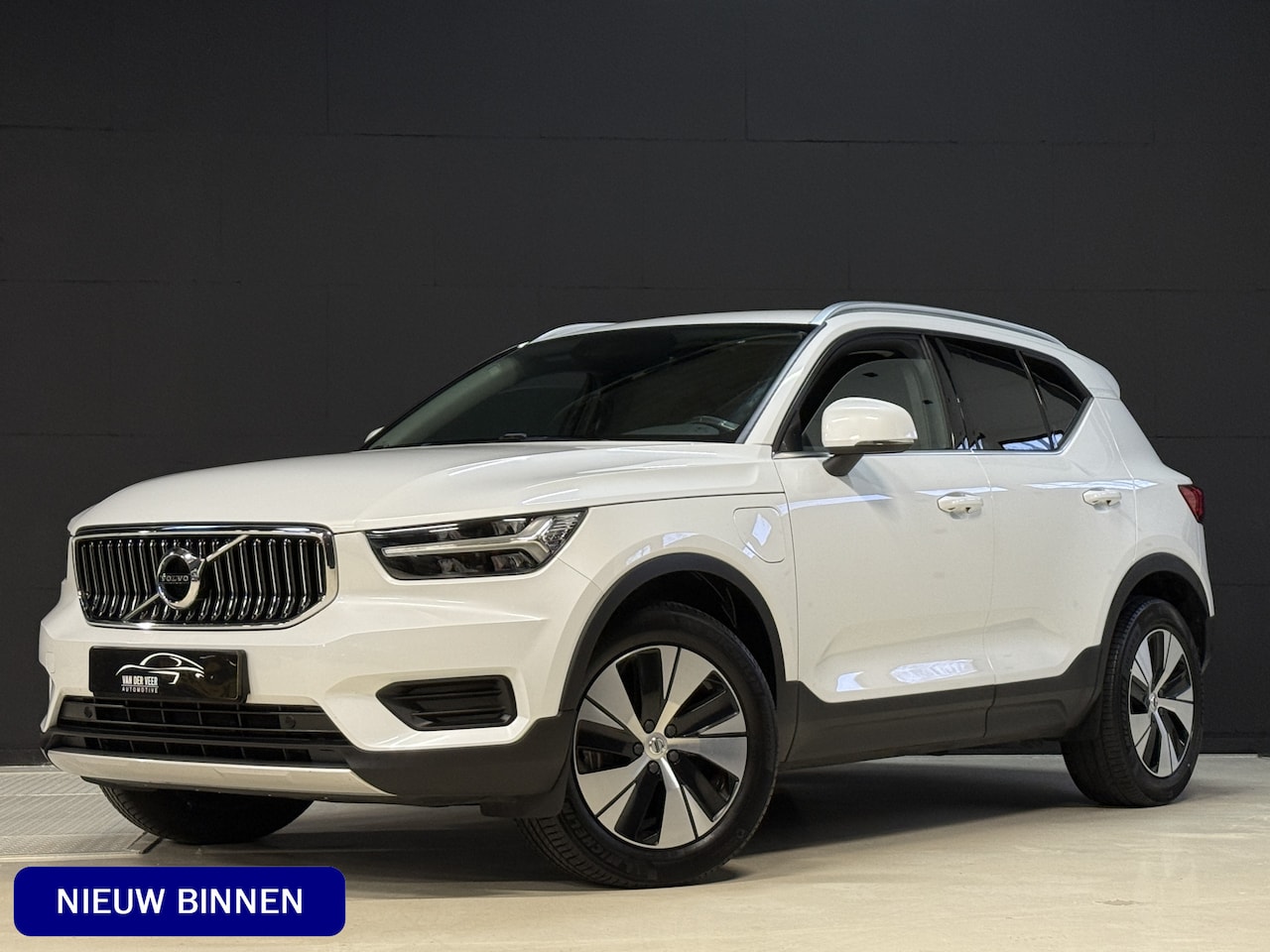 Volvo XC40 - 1.5 T4 Recharge Inscription Expression | Leder | Harman Kardon | Keyless - AutoWereld.nl