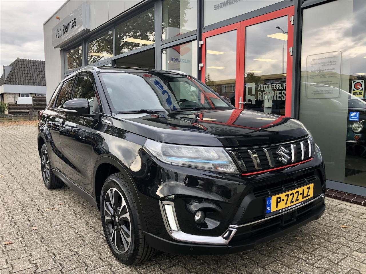 Suzuki Vitara - 1.4 129 pk Hybrid Style Trekhaak Pano (RIJKLAARPRIJS) - AutoWereld.nl