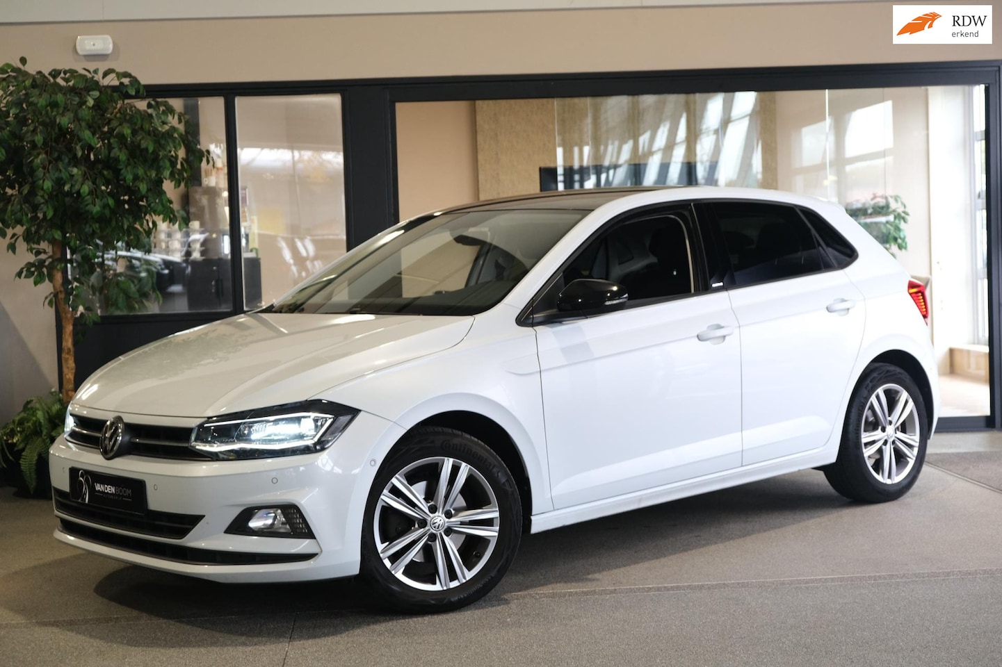 Volkswagen Polo - 1.0 TSI Highline DSG Navi Virtual Led Pdc Keyles Acc - AutoWereld.nl