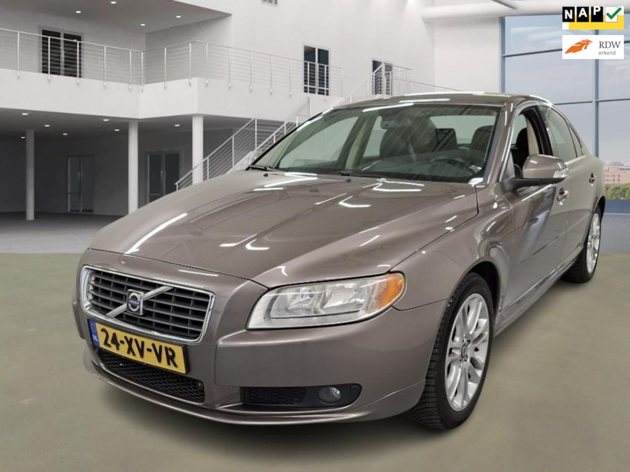 Volvo S80 - 2.5 T Momentum|AUT|LPG|PSENSOR|LEDER|TOPSTAAT - AutoWereld.nl