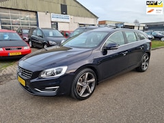 Volvo V60 - 2.4 D6 Twin Engine R-Design Bj:2015 NAP