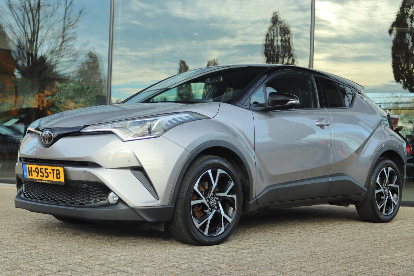 Toyota C-HR - 1.2 BI-TONE | ACC | CAMERA | LEDER | LED | KEY-LESS | STUUR-STOELVERW. - AutoWereld.nl