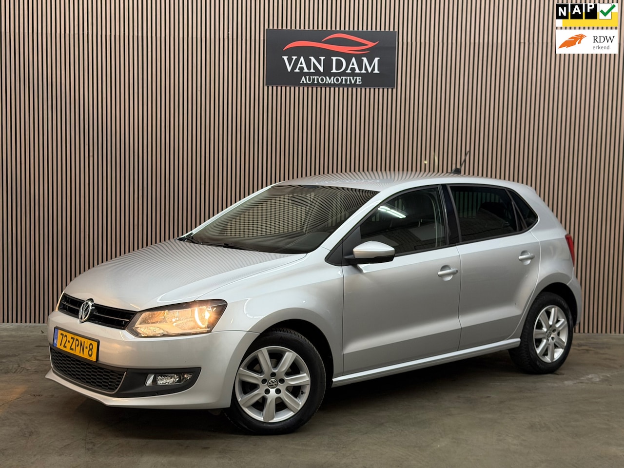 Volkswagen Polo - 1.6 TDI Highline 2013 DSG NAVI CRUISE CLIMA PDC - AutoWereld.nl