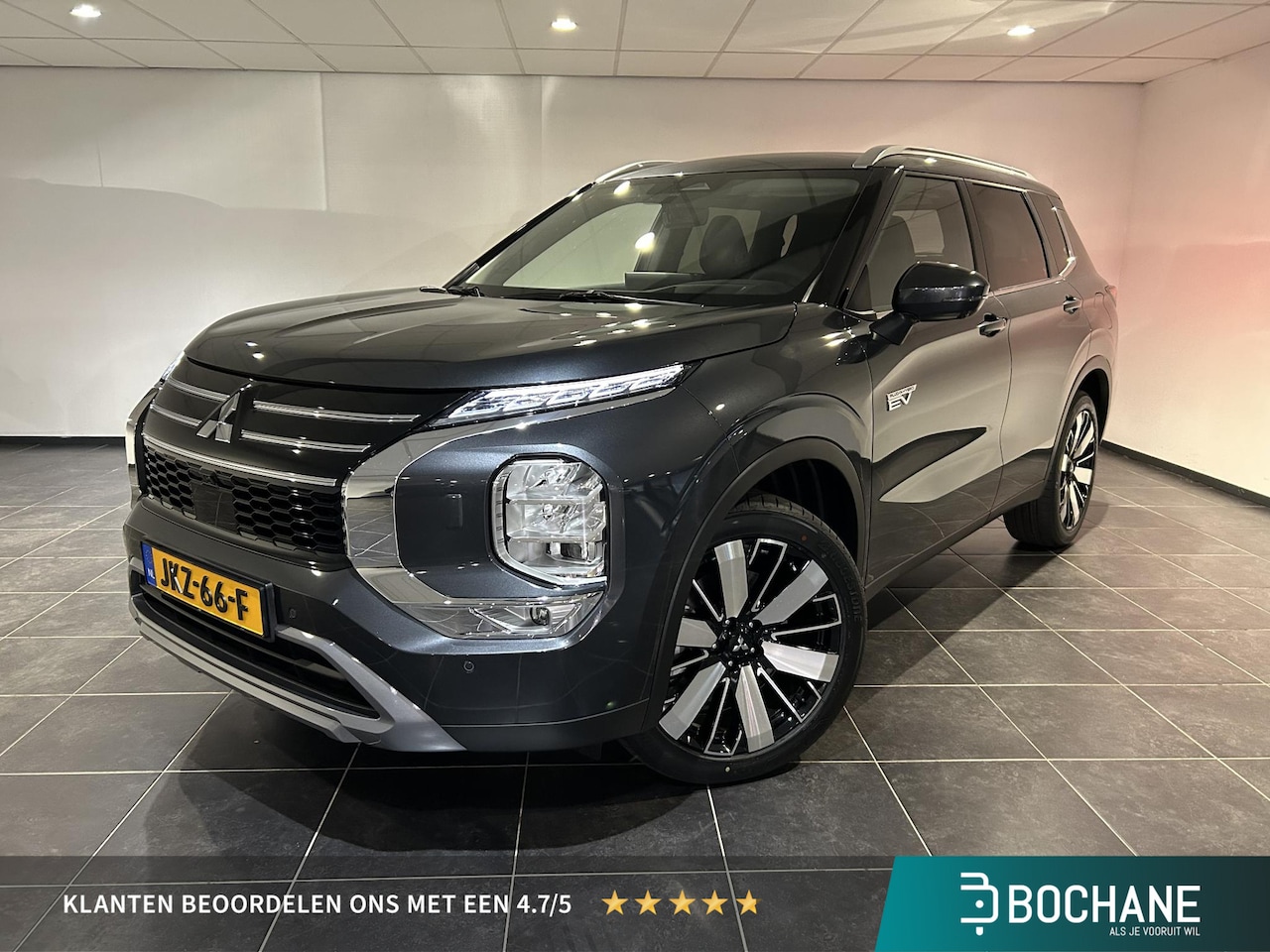 Mitsubishi Outlander - 2.4 PHEV First Edition | Navigatie | Stoelverwarming | 360 Camera | Elek. Achterklep - AutoWereld.nl