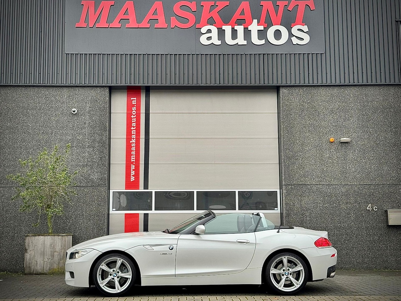 BMW Z4 Roadster - sDrive28i / M-sport / Design Pure Impulse / Mineral weib / NL geleverd / FULL BMW DOCUMENT - AutoWereld.nl