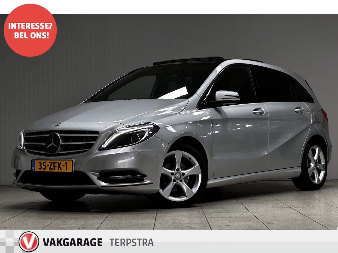 Mercedes-Benz B-klasse - 180 Ambition/ Trekhaak/ Panorama-Dak/ Bi-Xenon/ LEDER/ 17'' LMV/ Shadow-Line/ Zwarte-Hemel - AutoWereld.nl