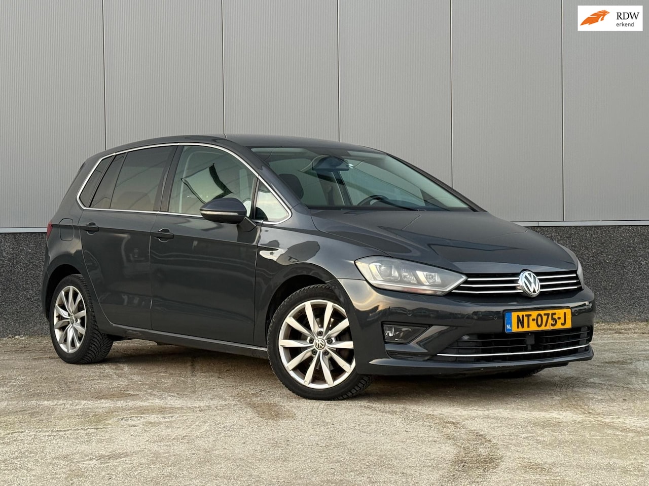 Volkswagen Golf Sportsvan - 2.0 TDI Highline DSG, Clima, Cruise! - AutoWereld.nl