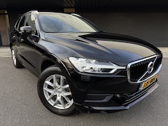 Volvo XC60 - 2.0 T4 Momentum // 18.000km //
