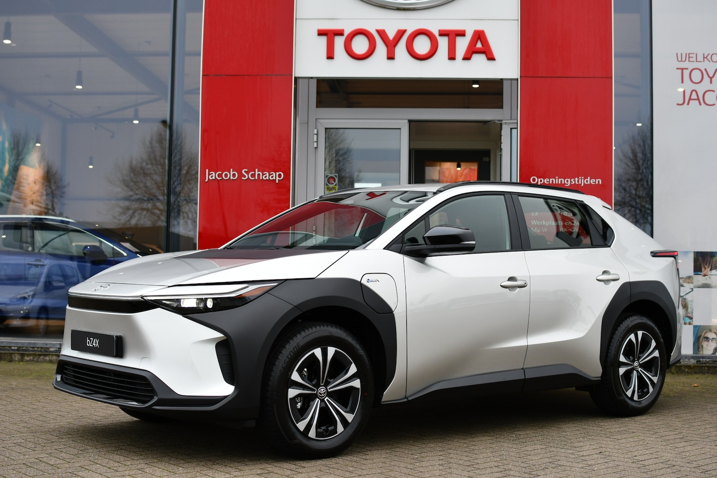 Toyota bZ4X - Active 71 kWh Automaat 204pk | Nieuwprijs: €45.995,- | Warmtepomp | Apple Carplay/Android - AutoWereld.nl