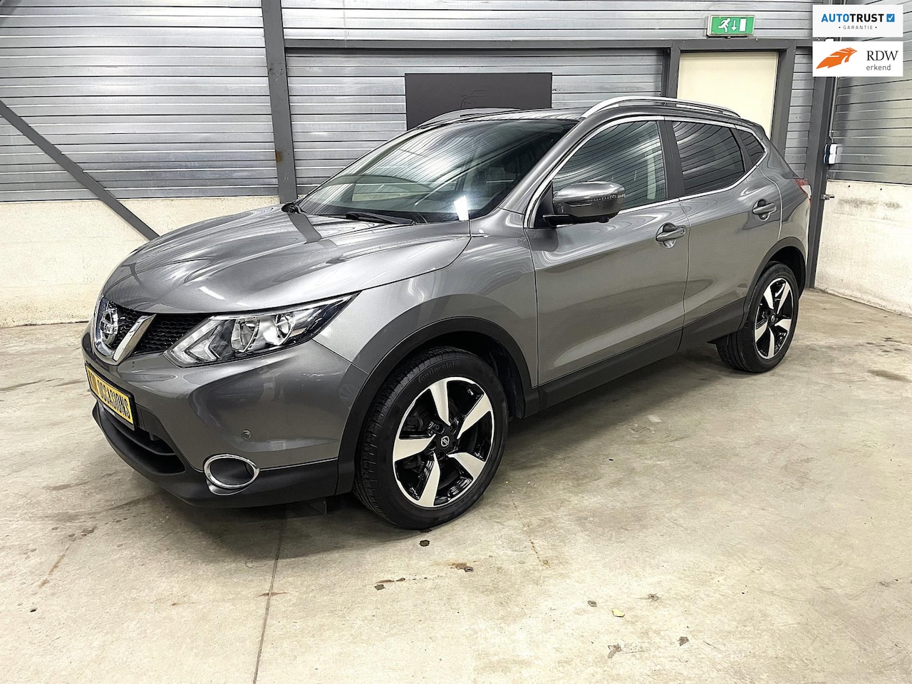 Nissan Qashqai - 1.2 1ste eigenaar full option trekhaak panodak dealer onderhouden automaat - AutoWereld.nl