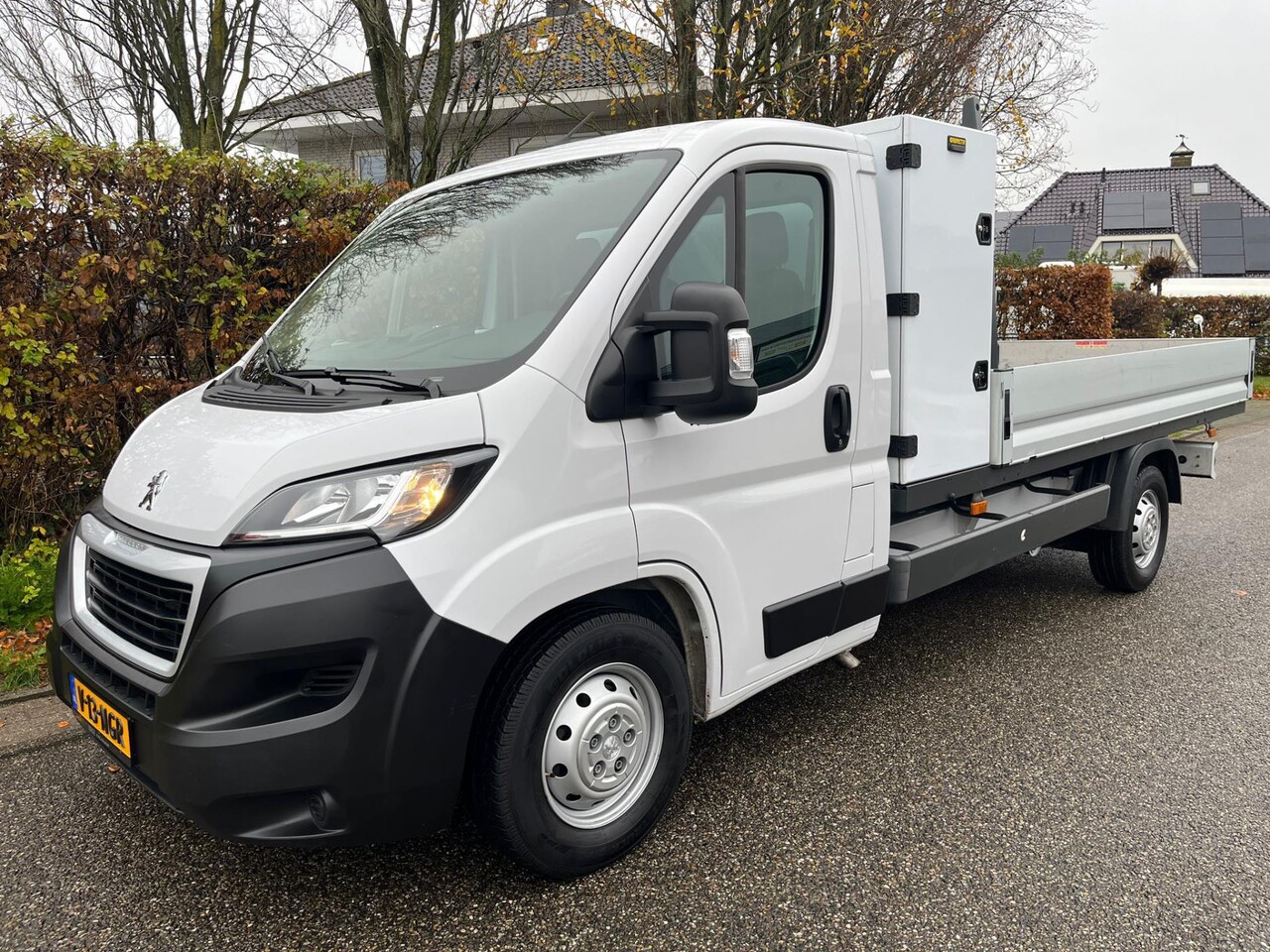 Peugeot Boxer - 2.2 165PK L4 open laadbak | Gereedschapskist - AutoWereld.nl