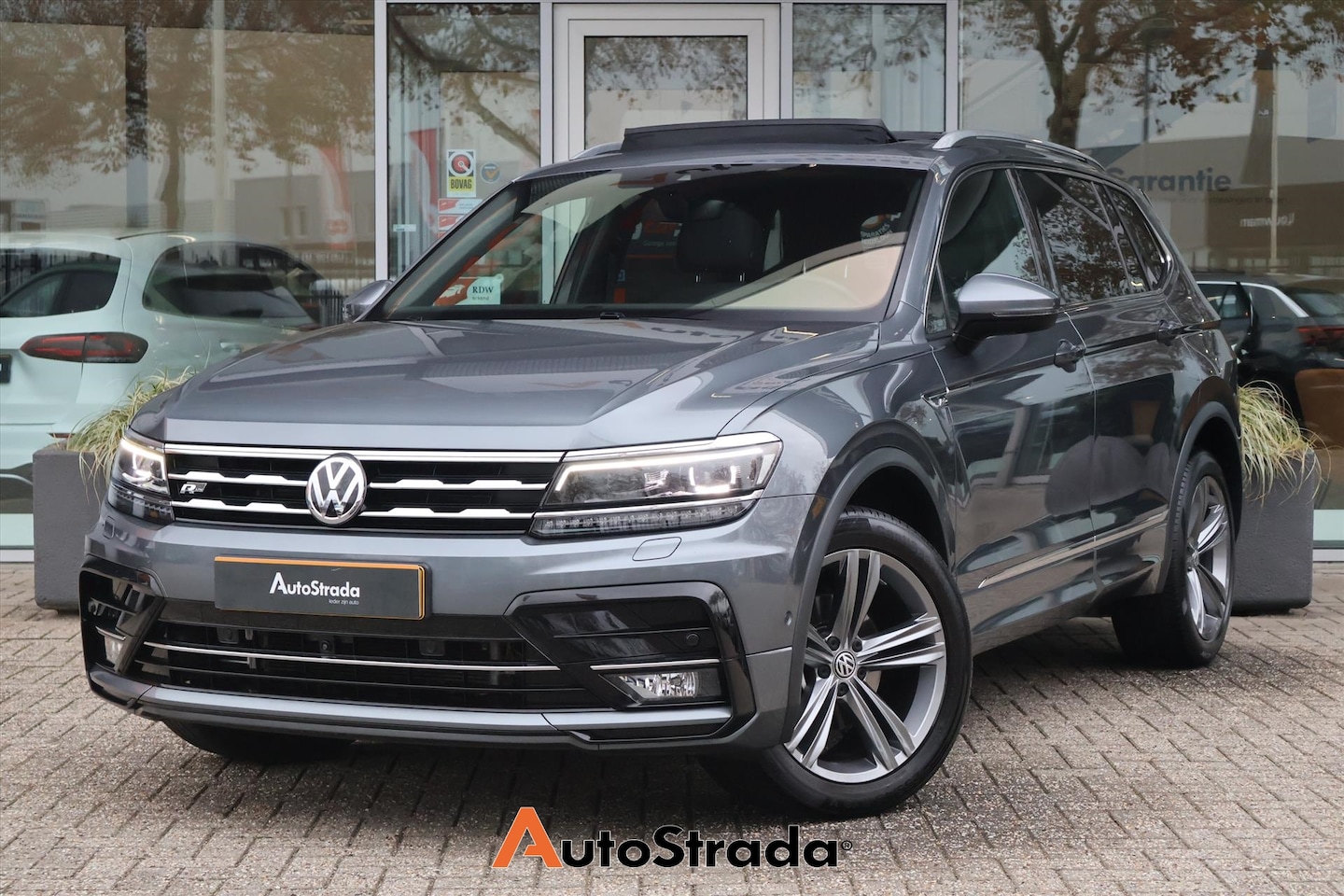 Volkswagen Tiguan Allspace - 1.5 R-Line TSI 150pk | Camera | ACC | Climate | Virtual | Pano | Keyless | Dodehoek | Carp - AutoWereld.nl
