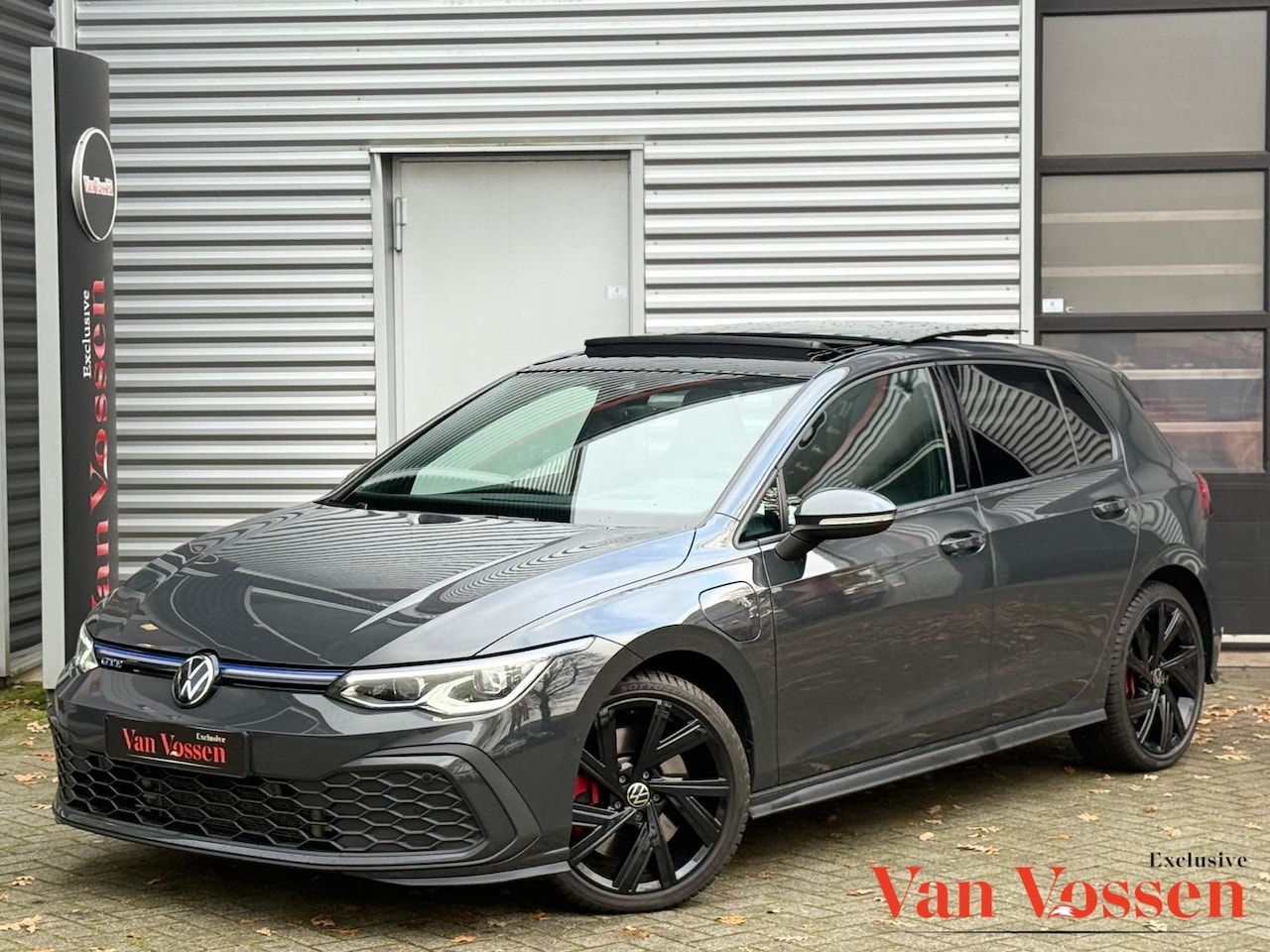 Volkswagen Golf - 1.4 Ehybrid GTE|Pano|HUD|Trekhaak|IQ|Sfeer|Navi|Carplay|ACC - AutoWereld.nl