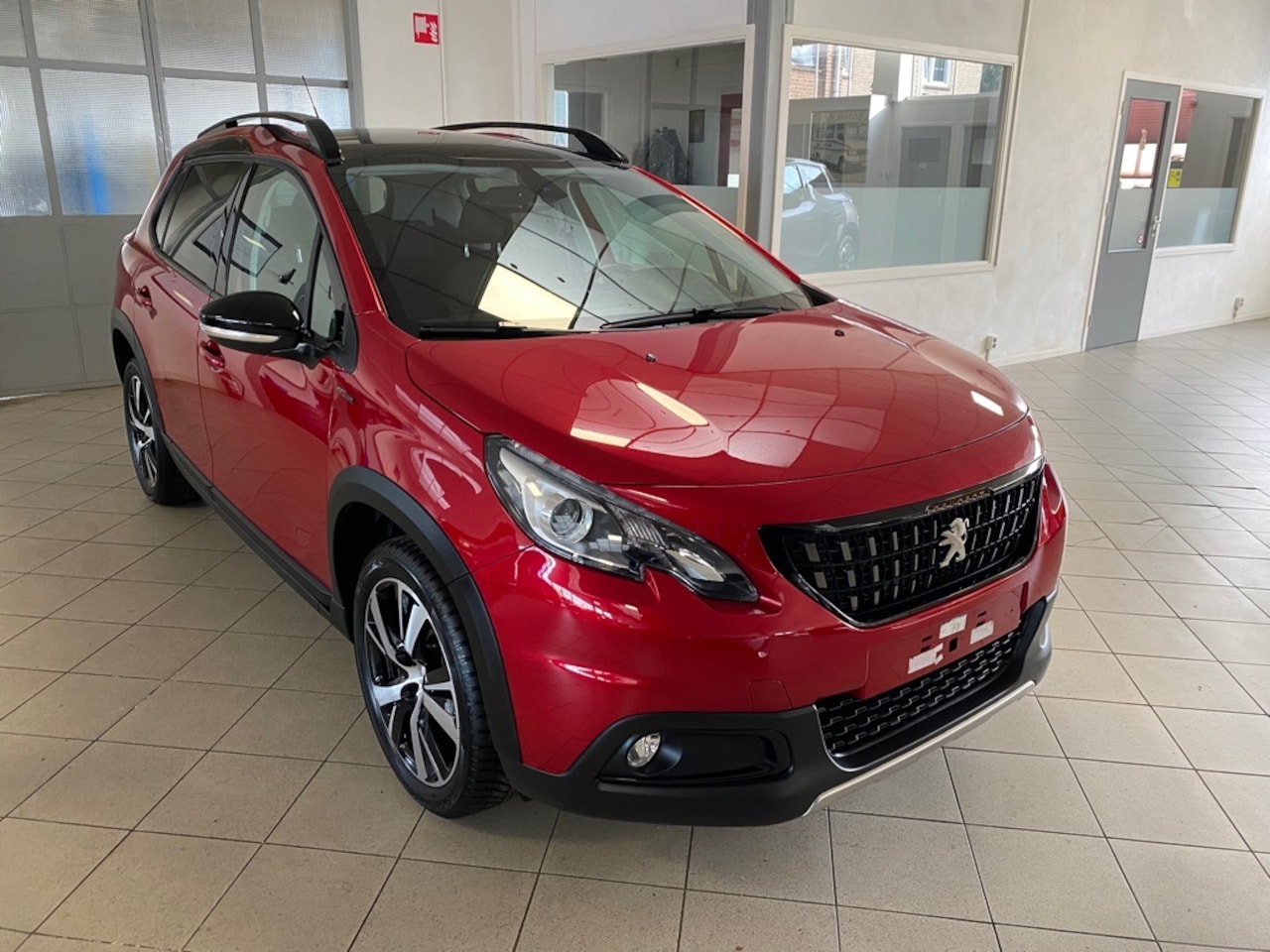 Peugeot 2008 - 1.2 PT 130pk GT-Line AUT RIJKLAAR - AutoWereld.nl