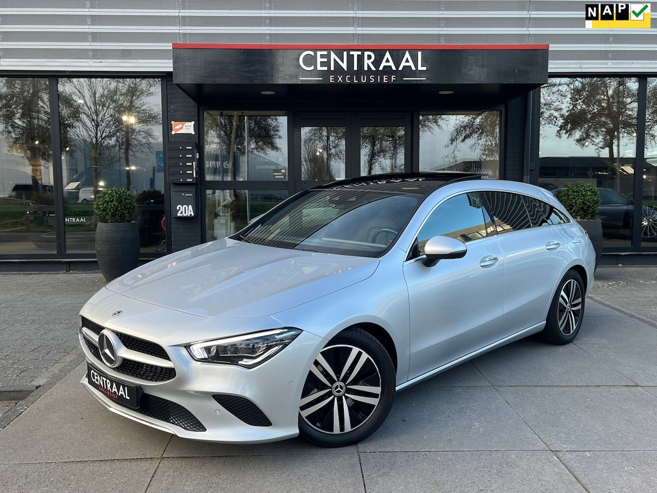 Mercedes-Benz CLA-klasse Shooting Brake - 180 Business Solution Luxury|Pano|Memory|Camera|Carplay|Leder|Keyless|Ambient Light|136PK - AutoWereld.nl