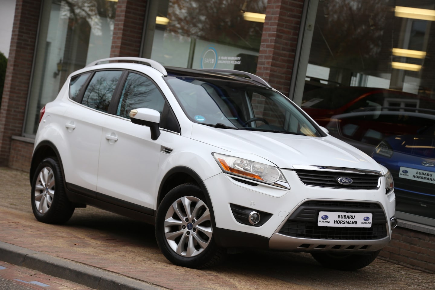 Ford Kuga - 2.5 20V Turbo Titanium Automaat Panorama - AutoWereld.nl