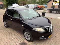 Lancia Y(psilon) - Ypsilon 0.9 TwinAir Gold nieuwe apk tot 4-2026