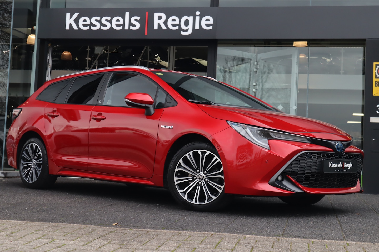 Toyota Corolla Touring Sports - 1.8 Hybrid Team Led BLIS ACC CarPlay Navi Camera afn. Trekhaak - AutoWereld.nl