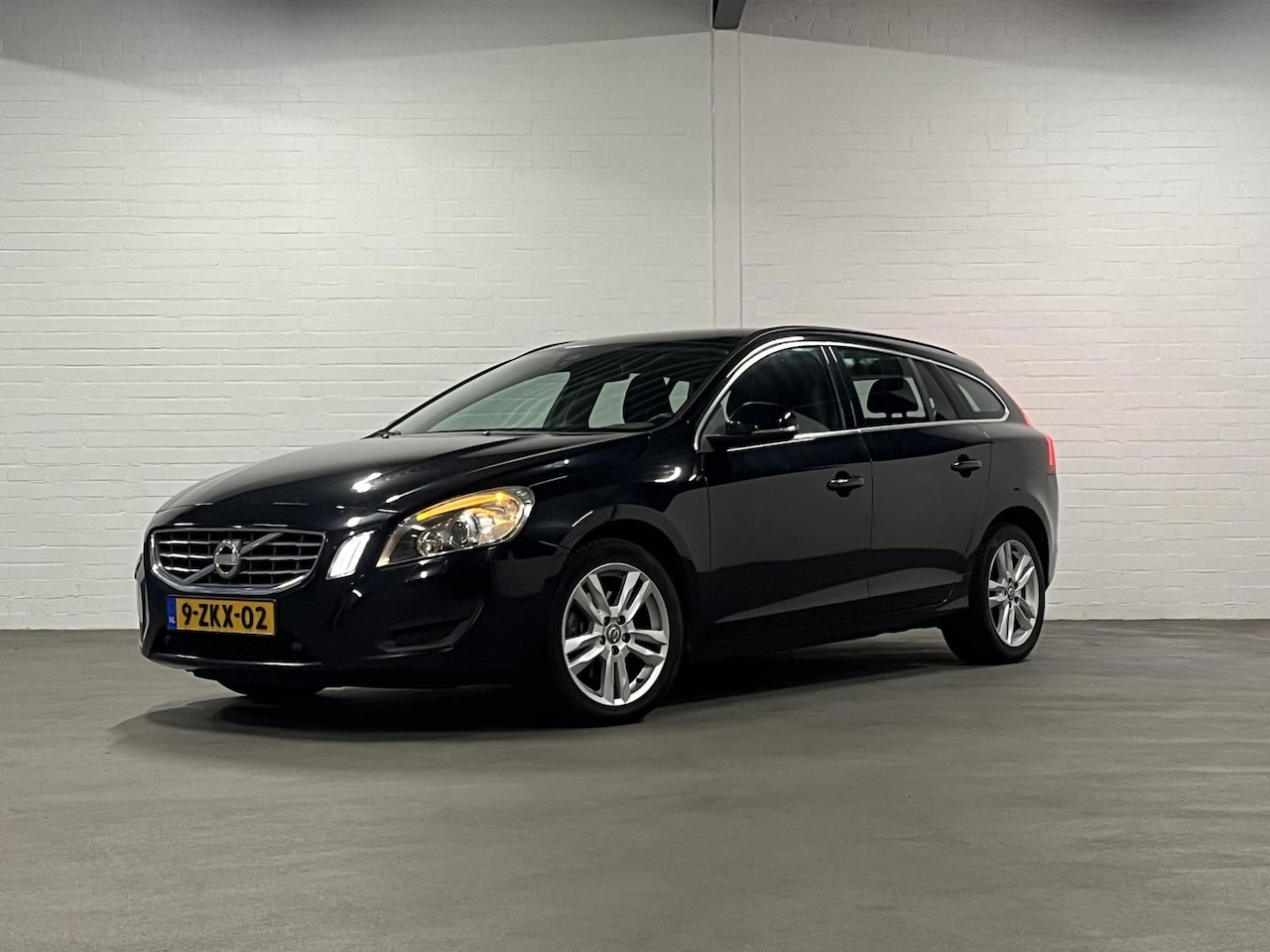 Volvo V60 - 2.0 D4 Summum 2.0 D4 Summum - AutoWereld.nl