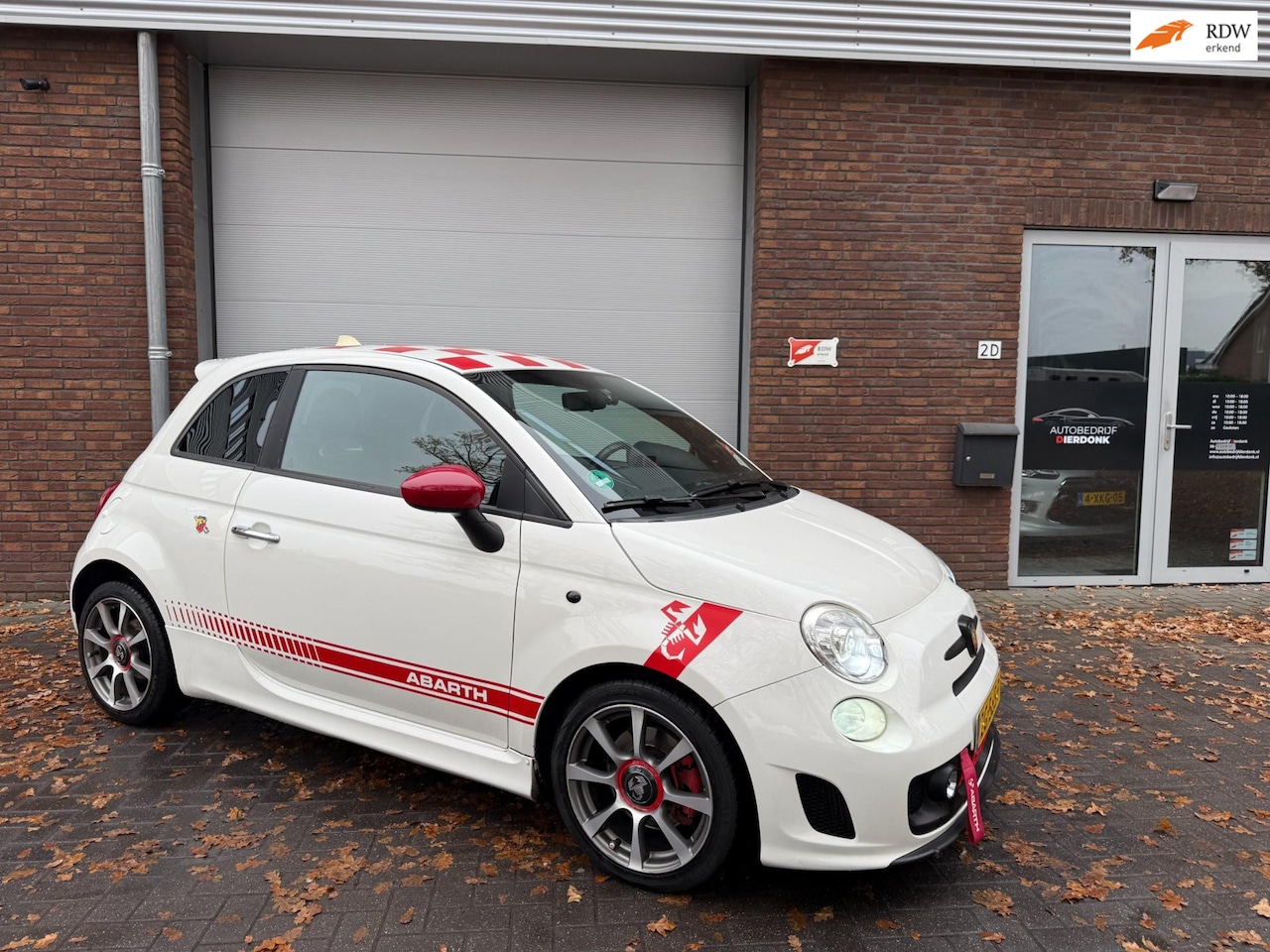 Fiat 500 Abarth - 1.4-16V Abarth|APPLE CARPLAY|NIEUWE APK|135PK - AutoWereld.nl