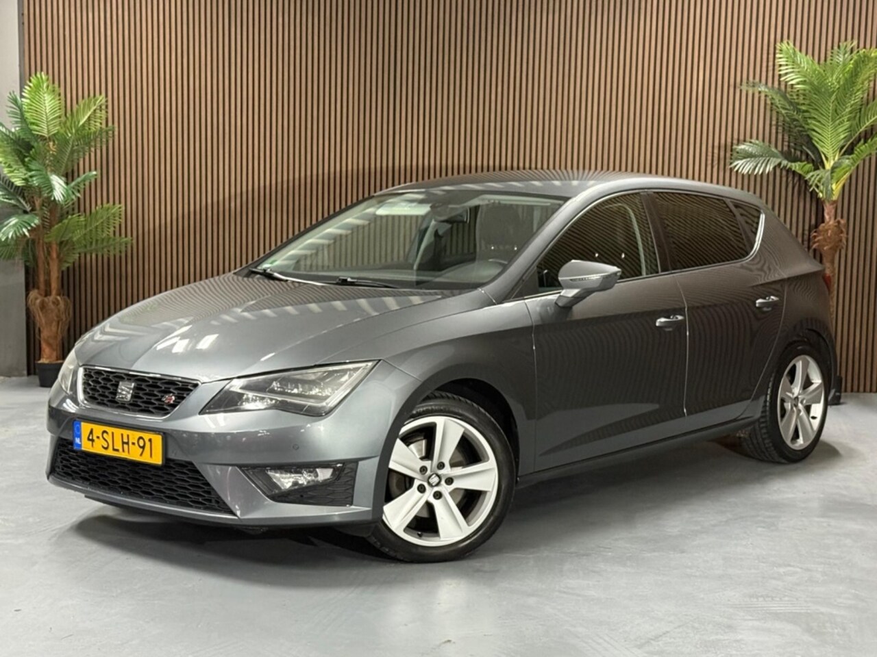 SEAT LEON