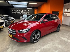 Mercedes-Benz B-klasse - 200 BUS. SOL. LUX. / Pano / 360 Camera / Trekhaak / sportstoelen