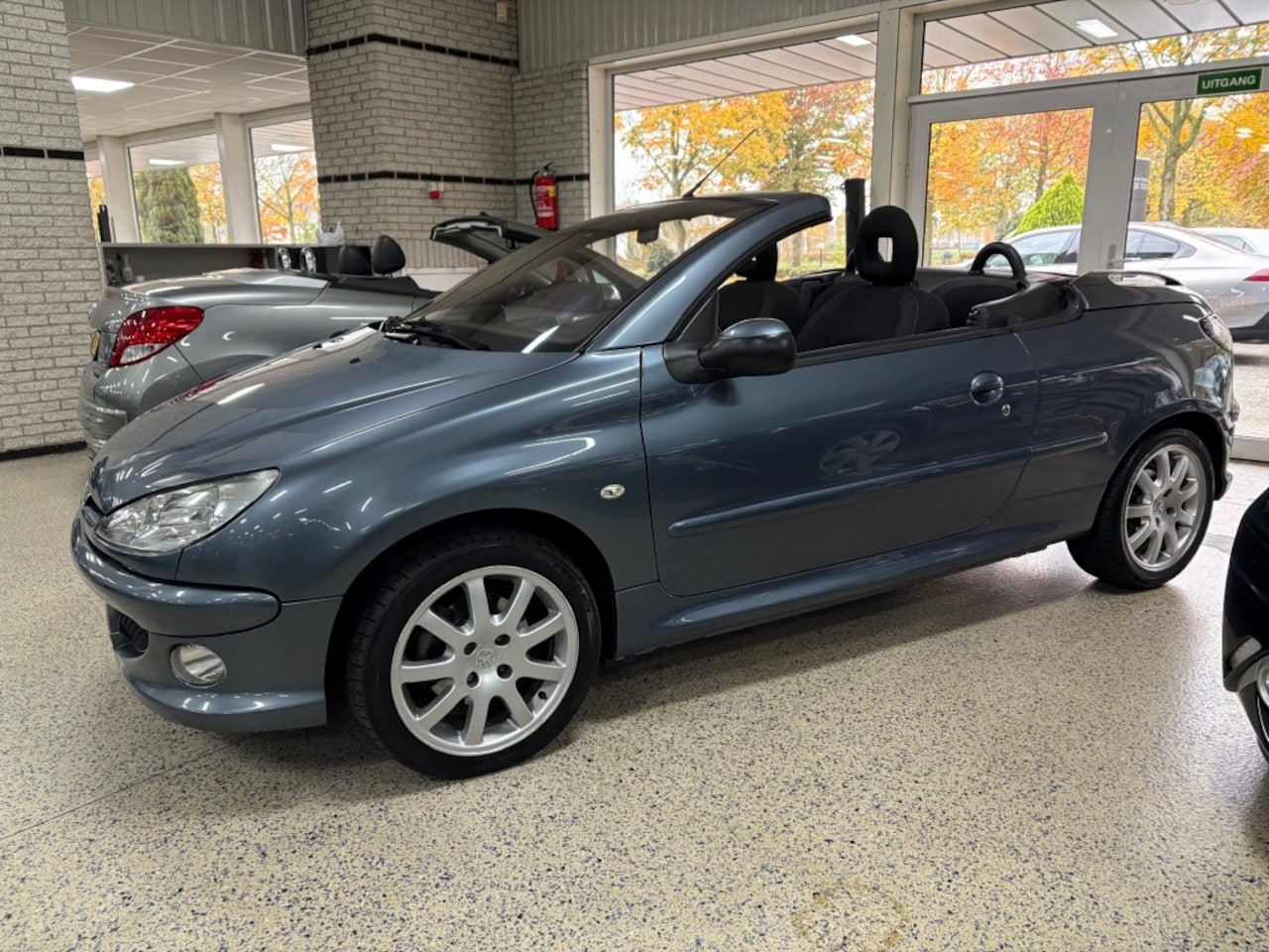 Peugeot 206 - CC 1.6 16V Automaat Airco ECC Bluetooth USB AUX - AutoWereld.nl