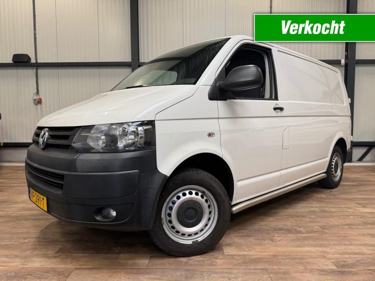 Volkswagen Transporter - 2.0 TDI L1H1 T800 / AIRCO / CRUISE CONTROL / TREKHAAK - AutoWereld.nl