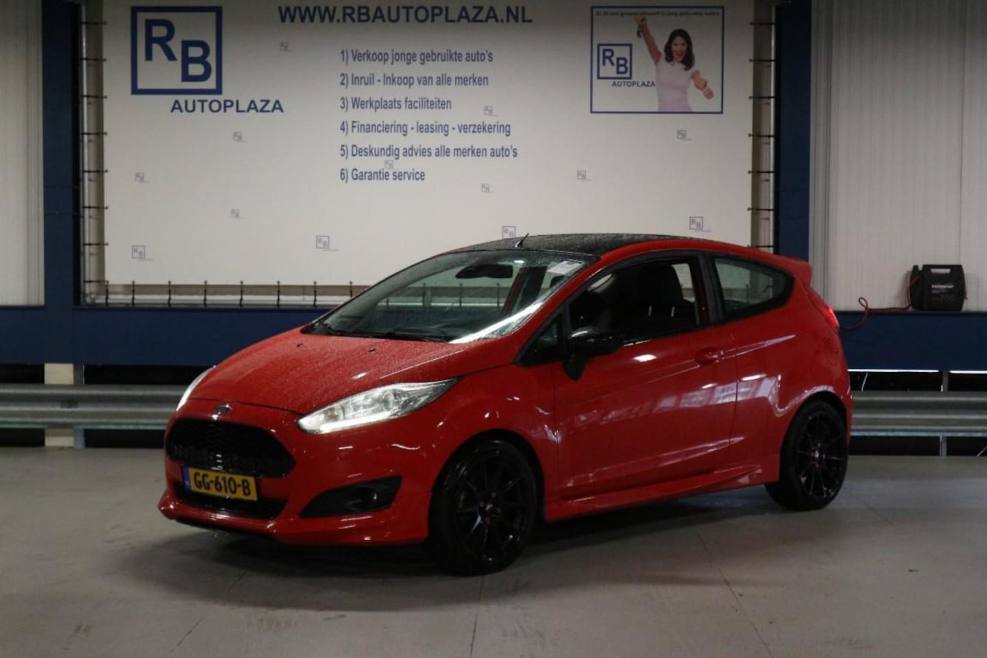 Ford Fiesta - 1.0 EcoBoost Red Edition / ST LOOKS / 140 PK / UNIEK ! ! ! - AutoWereld.nl