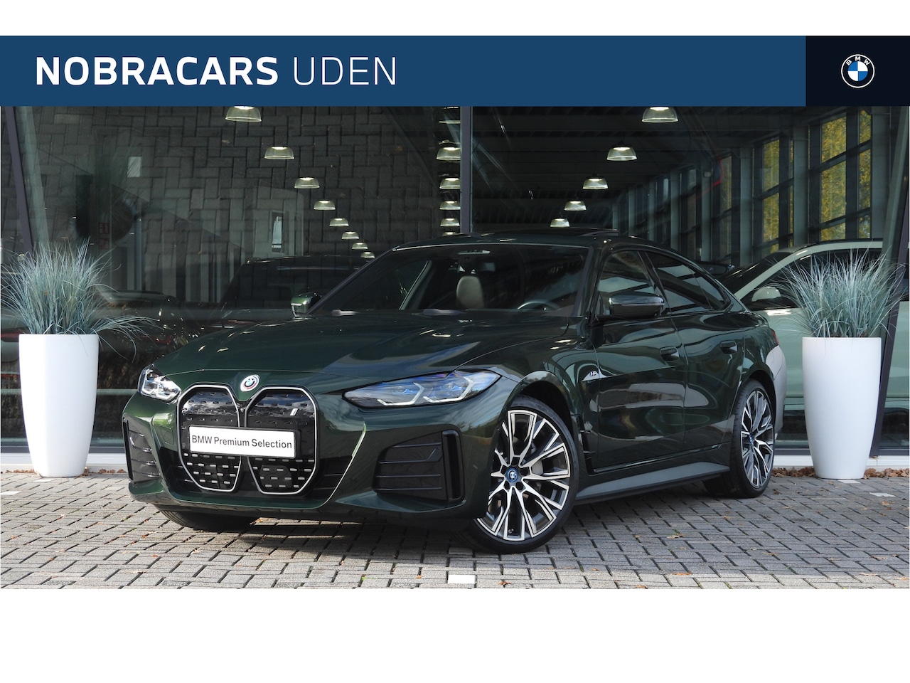 BMW i4 - eDrive40 High Executive M Sport / Schuif-kanteldak / Trekhaak / Laserlight / Comfort Acces - AutoWereld.nl