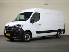 Renault Master - 2.3 dCi 135pk L2 H2 Airco Navigatie Camera Trekhaak