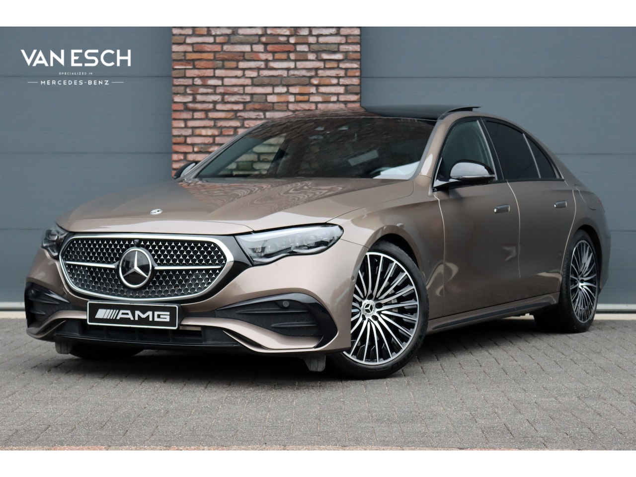 Mercedes-Benz E-klasse - 300 e AMG Line | Hyperscreen | Airmatic | Achterasbesturing | Distronic+ | Stoelventilatie - AutoWereld.nl