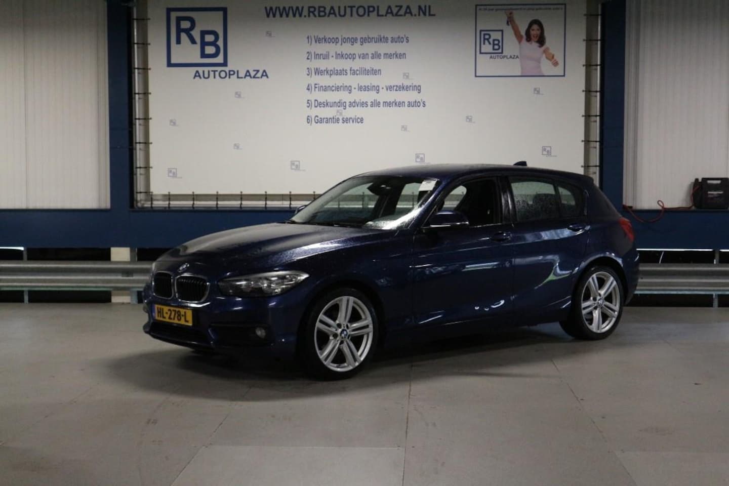 BMW 1-serie - 118i AUTOMAAT / 17 INCH / NAP / LEUKE AUTO ! ! ! - AutoWereld.nl