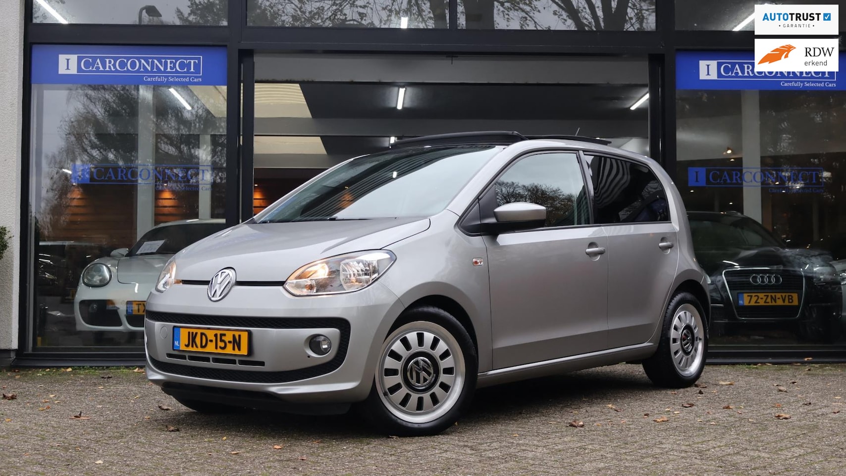 Volkswagen Up! - 1.0 high up! 75PK|Pano|Airco|Stoelverwarming - AutoWereld.nl