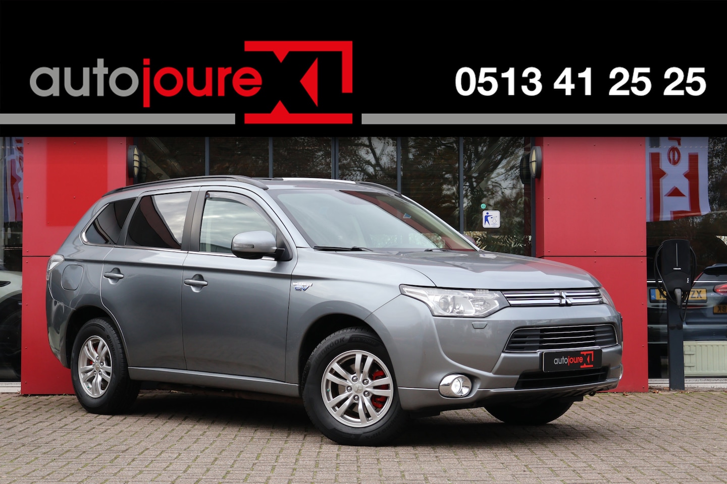 Mitsubishi Outlander - 2.0 PHEV Instyle+ | Schuif-/kanteldak | Leder | Trekhaak | Camera | Navigatie | ACC | - AutoWereld.nl