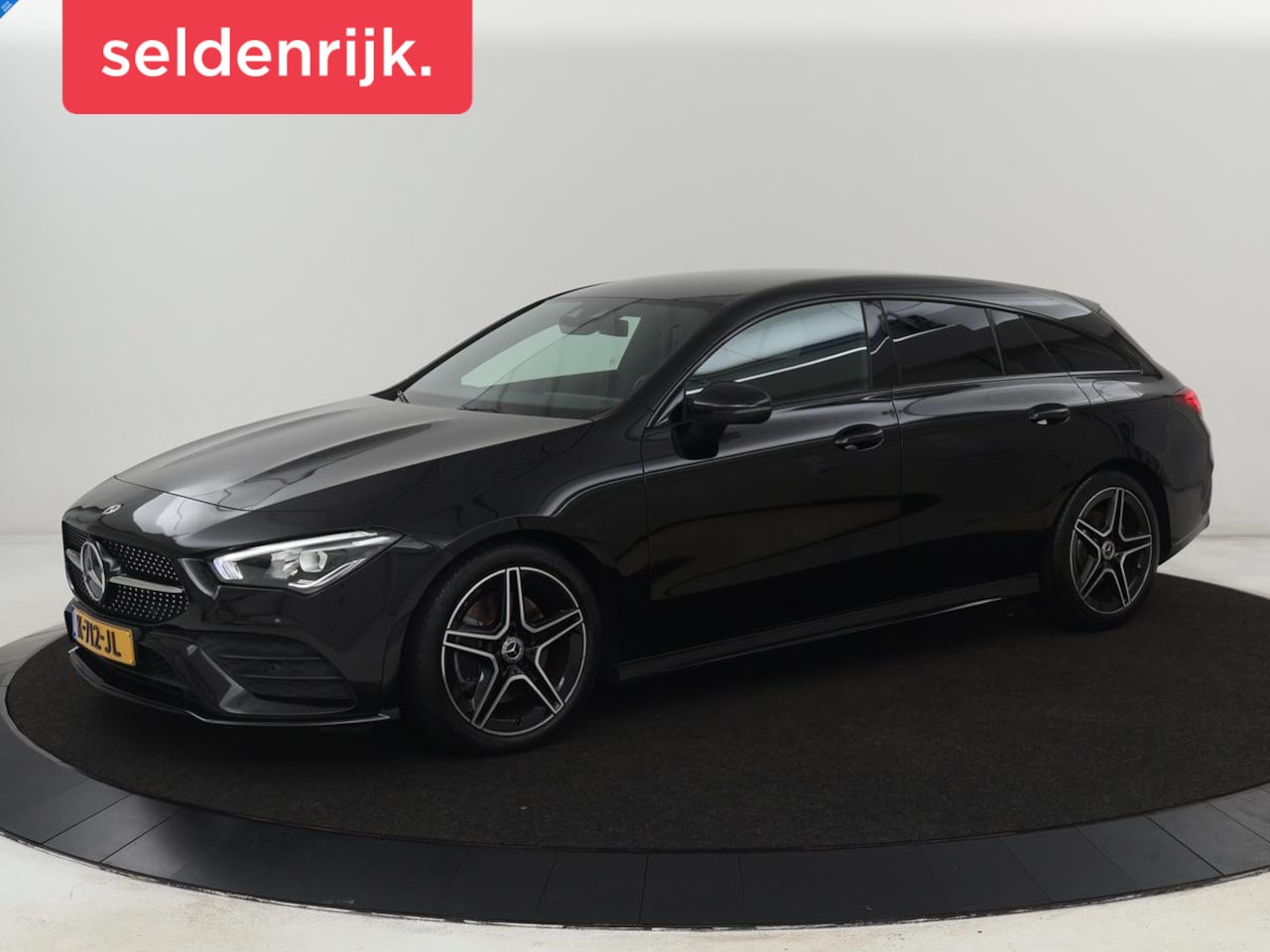 Mercedes-Benz CLA-Klasse - 200 AMG | Stoelverwarming | Camera | Leder/Alcantara | Sfeerverlichting | Park Assist | Fu - AutoWereld.nl