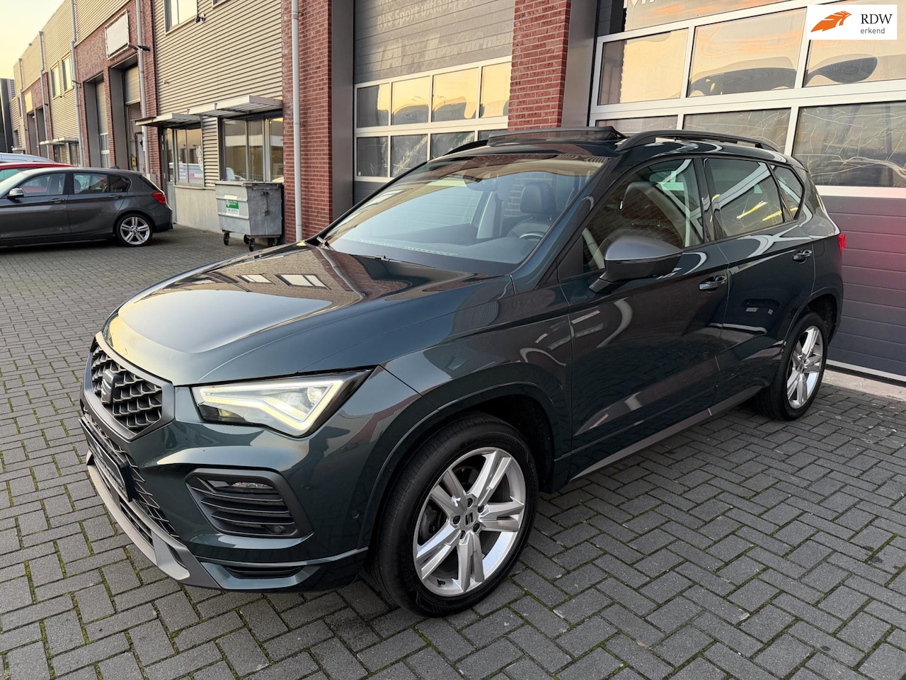 SEAT Ateca - 1.5 TSI FR LED ACC Pano Virtual 360cam Trekhaak - AutoWereld.nl