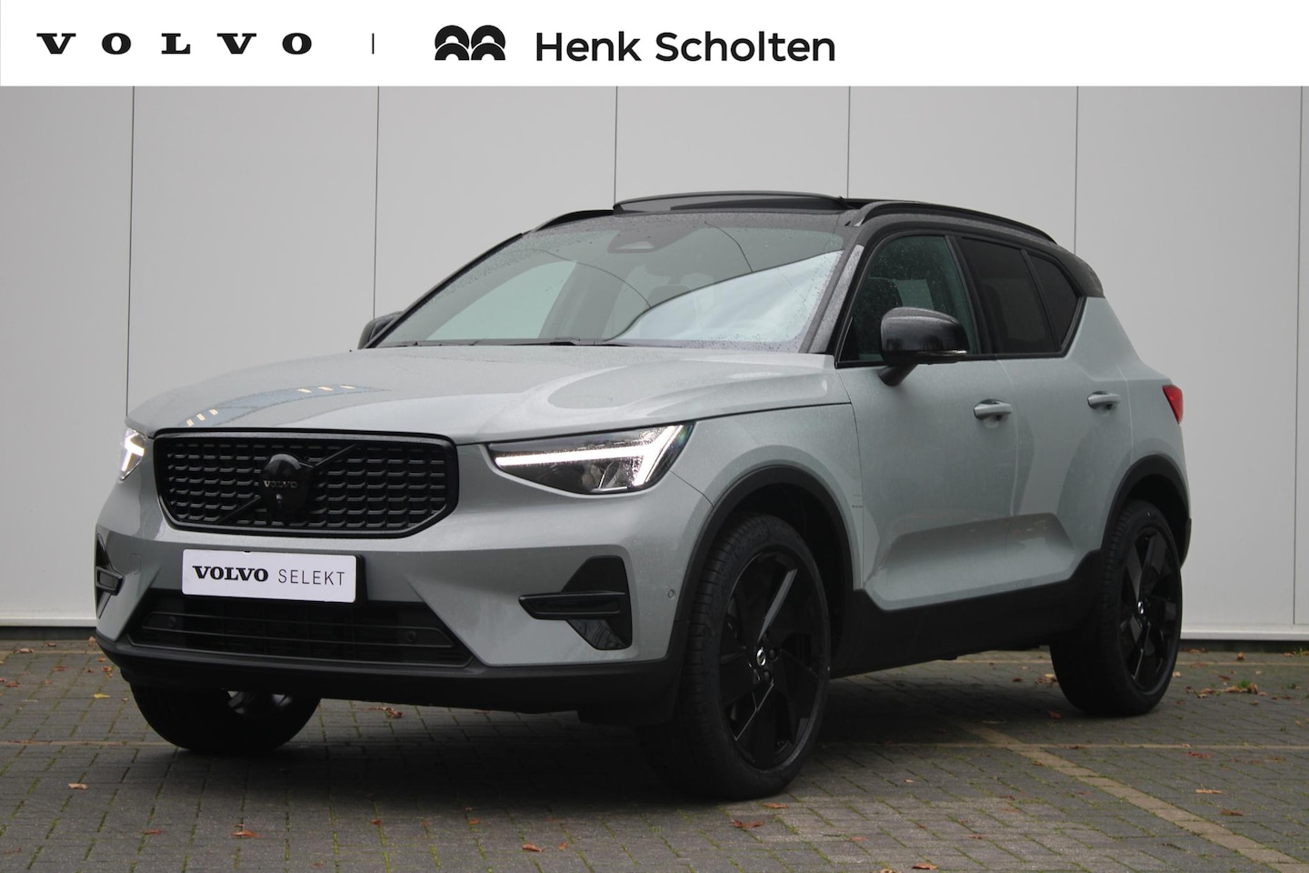 Volvo XC40 - 2.0 B4 Plus Black Edition Visual Park Assist (incl. 360º view) | Schuif-/Kanteldak | Licht - AutoWereld.nl